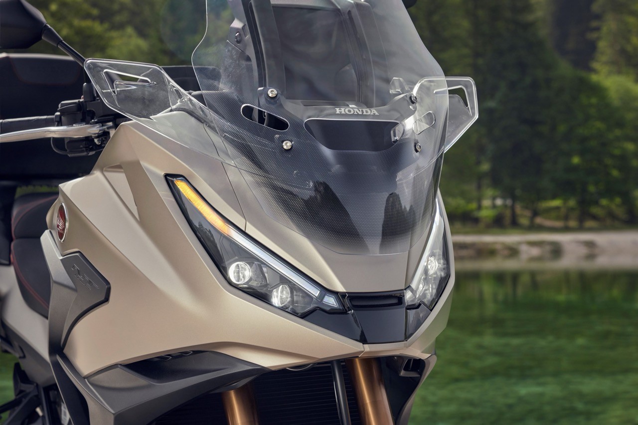 Nuova Honda NT 1100 2025: le foto